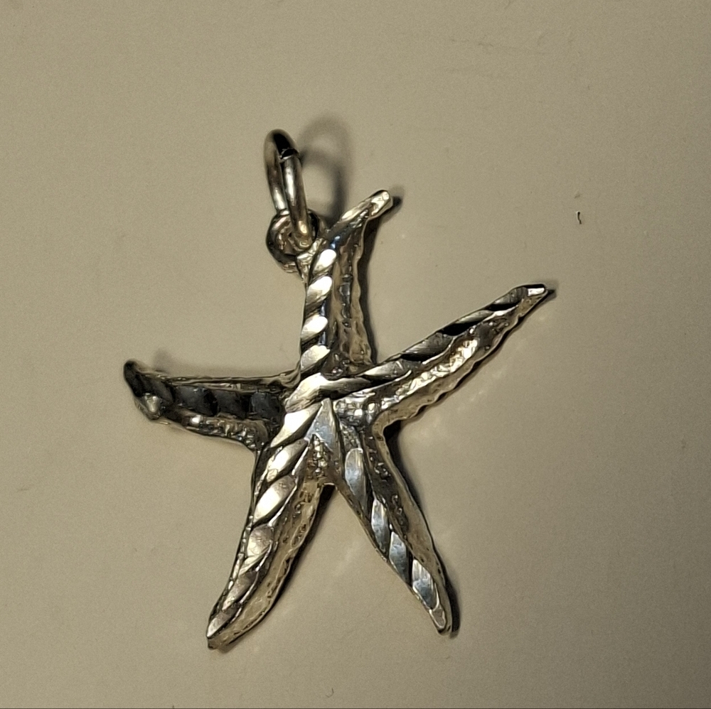 🪸925 Sterling Silver Starfish Pendant Hammered / Etched Unique Ocean Jewelry